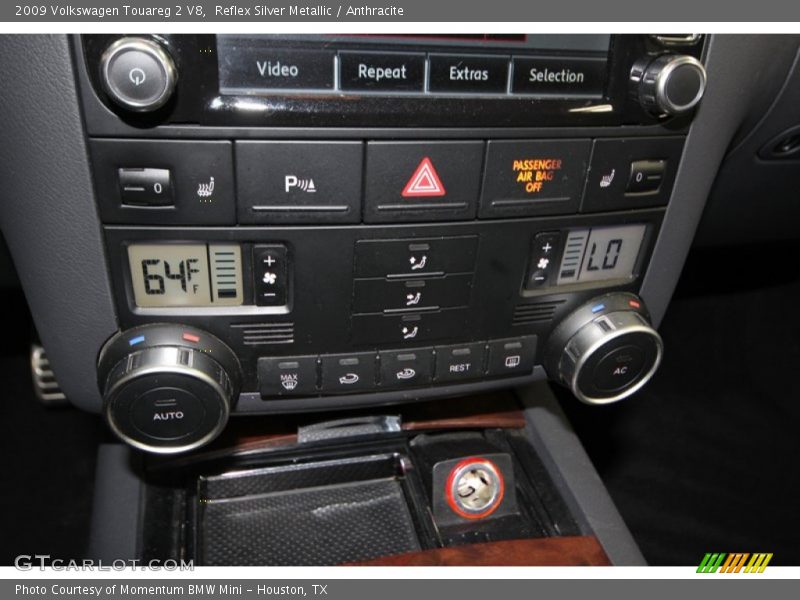 Reflex Silver Metallic / Anthracite 2009 Volkswagen Touareg 2 V8
