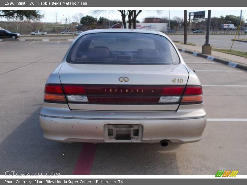 Pebble Beige Metallic / Tan 1996 Infiniti I 30