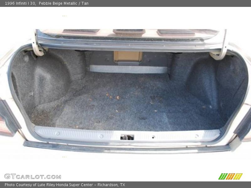 Pebble Beige Metallic / Tan 1996 Infiniti I 30