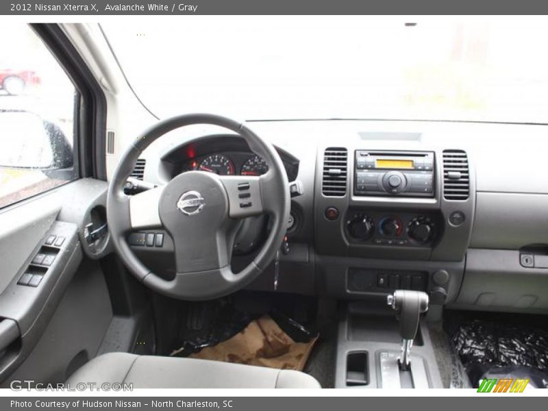 Avalanche White / Gray 2012 Nissan Xterra X