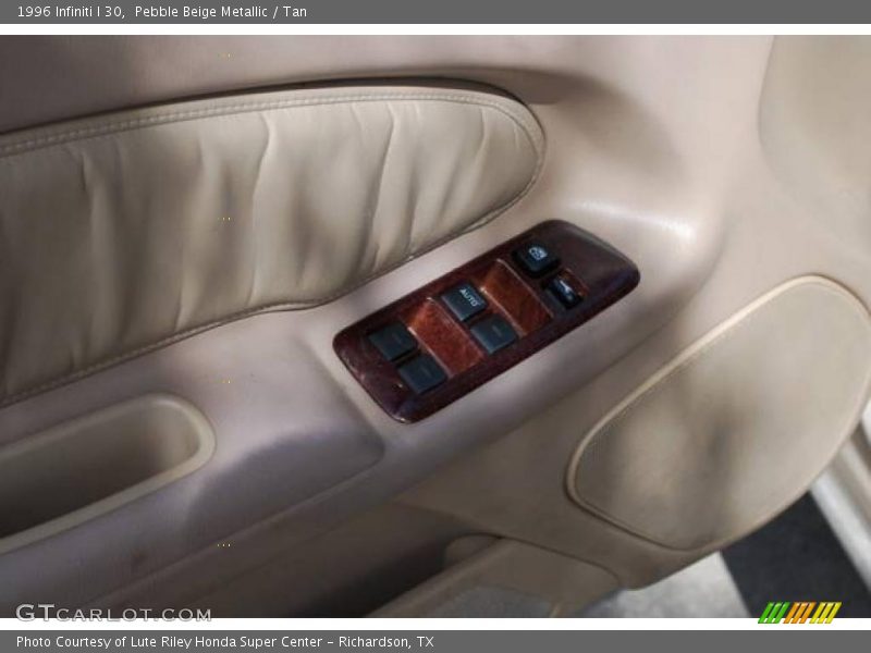 Pebble Beige Metallic / Tan 1996 Infiniti I 30