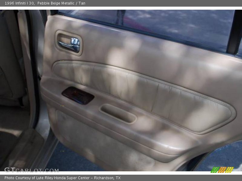 Pebble Beige Metallic / Tan 1996 Infiniti I 30