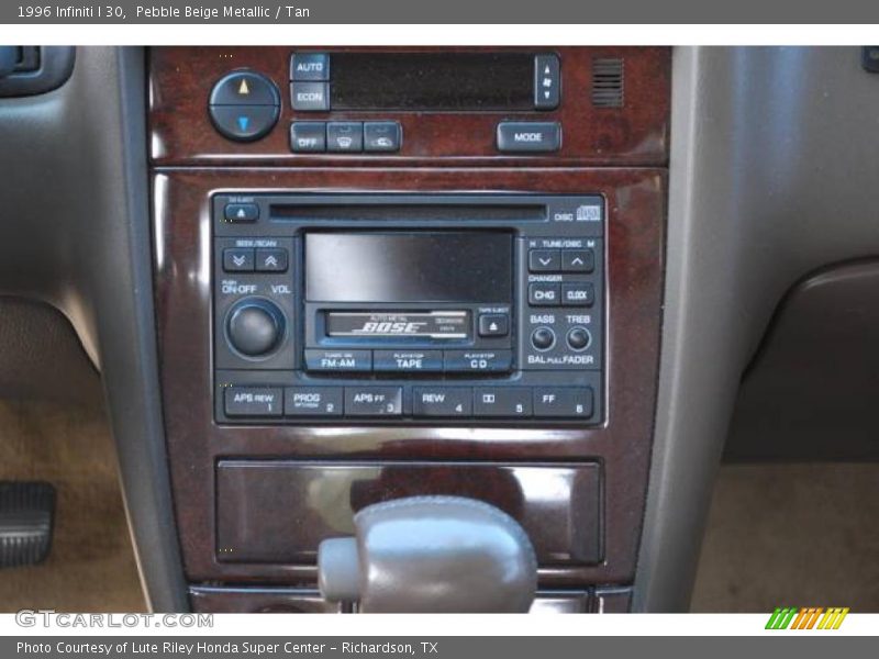 Pebble Beige Metallic / Tan 1996 Infiniti I 30