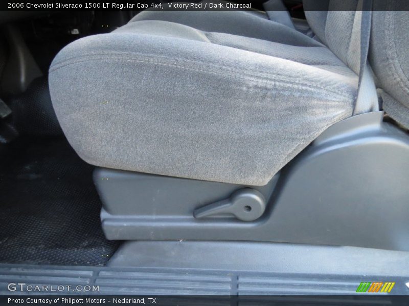 Victory Red / Dark Charcoal 2006 Chevrolet Silverado 1500 LT Regular Cab 4x4