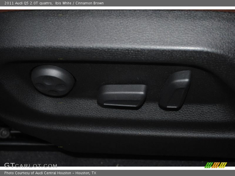 Ibis White / Cinnamon Brown 2011 Audi Q5 2.0T quattro