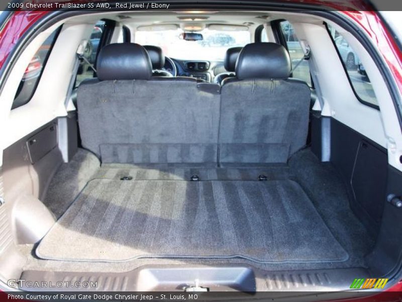  2009 TrailBlazer SS AWD Trunk