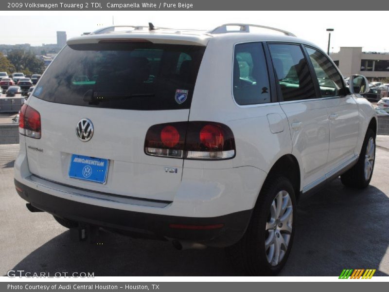 Campanella White / Pure Beige 2009 Volkswagen Touareg 2 TDI