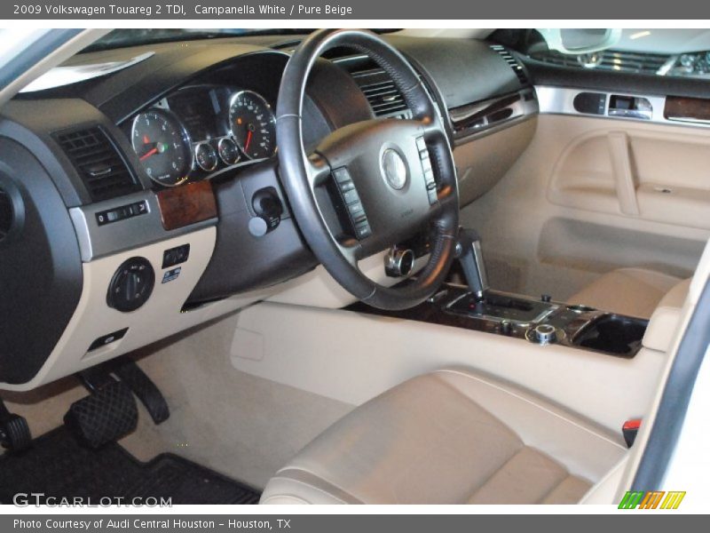 Campanella White / Pure Beige 2009 Volkswagen Touareg 2 TDI