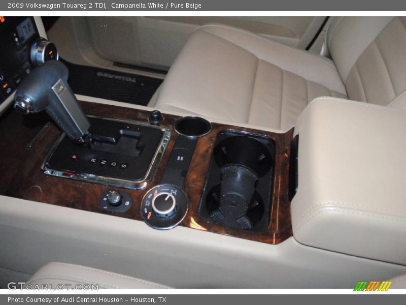Campanella White / Pure Beige 2009 Volkswagen Touareg 2 TDI
