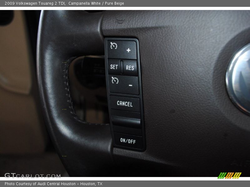 Campanella White / Pure Beige 2009 Volkswagen Touareg 2 TDI