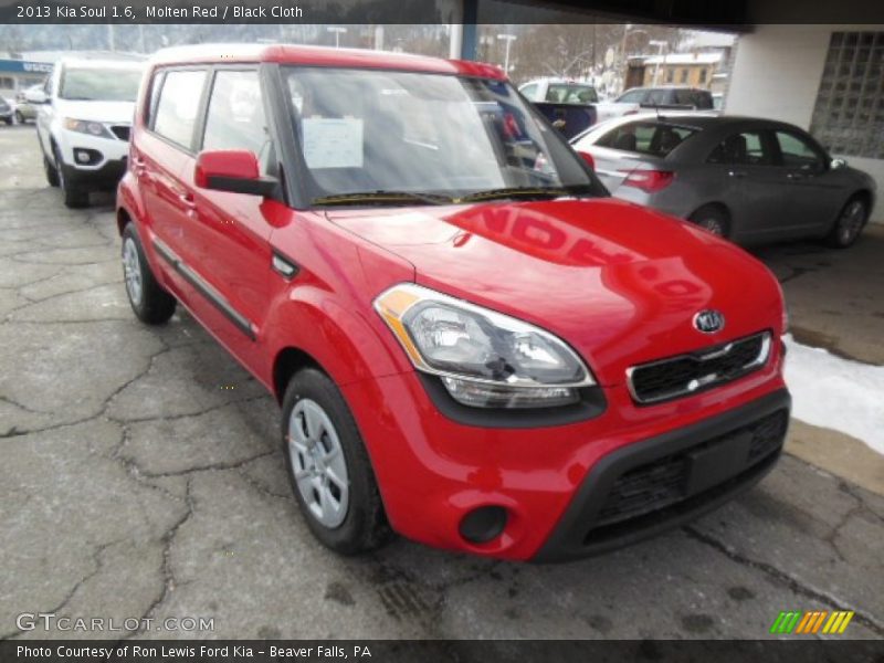 Molten Red / Black Cloth 2013 Kia Soul 1.6