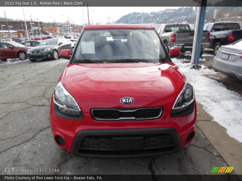 Molten Red / Black Cloth 2013 Kia Soul 1.6