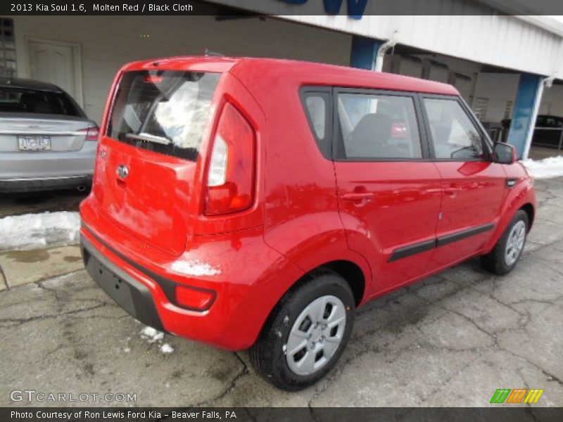 Molten Red / Black Cloth 2013 Kia Soul 1.6