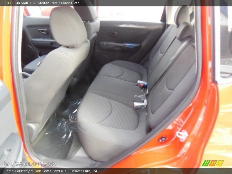 Molten Red / Black Cloth 2013 Kia Soul 1.6