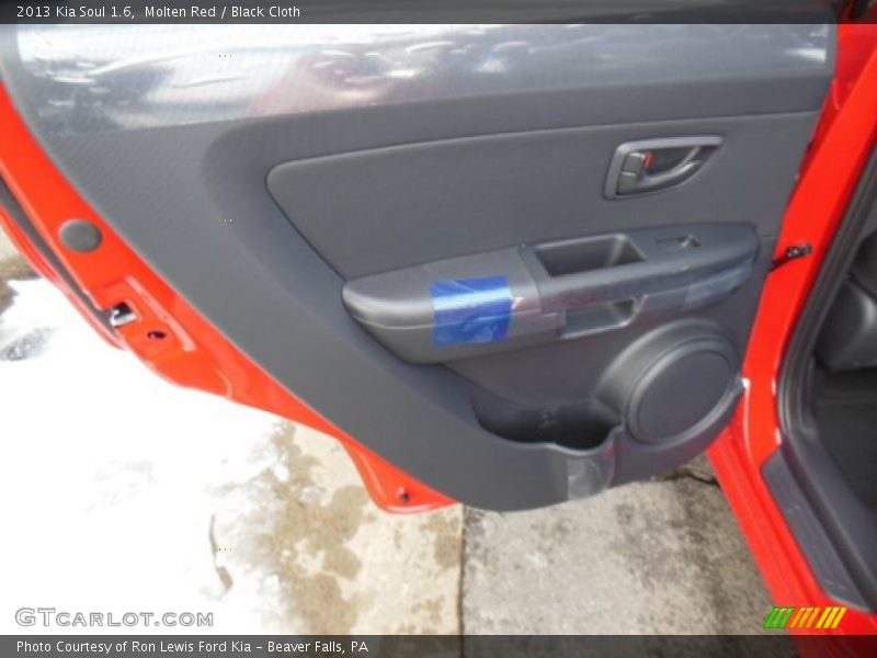 Molten Red / Black Cloth 2013 Kia Soul 1.6