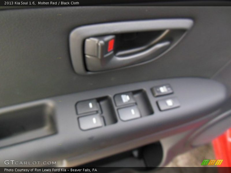 Molten Red / Black Cloth 2013 Kia Soul 1.6