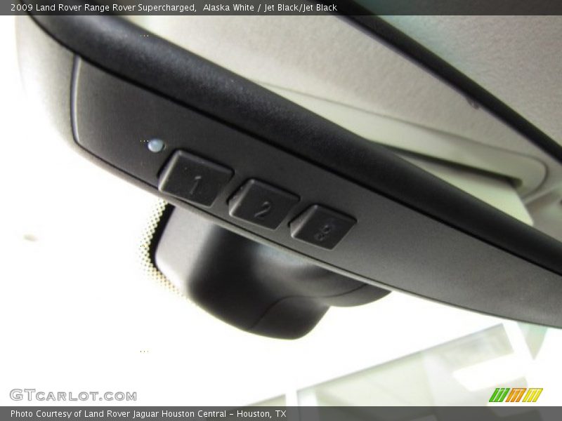 Alaska White / Jet Black/Jet Black 2009 Land Rover Range Rover Supercharged