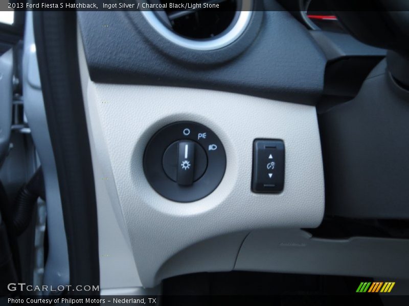 Ingot Silver / Charcoal Black/Light Stone 2013 Ford Fiesta S Hatchback