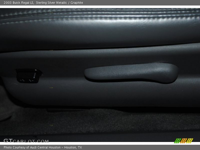 Sterling Silver Metallic / Graphite 2003 Buick Regal LS