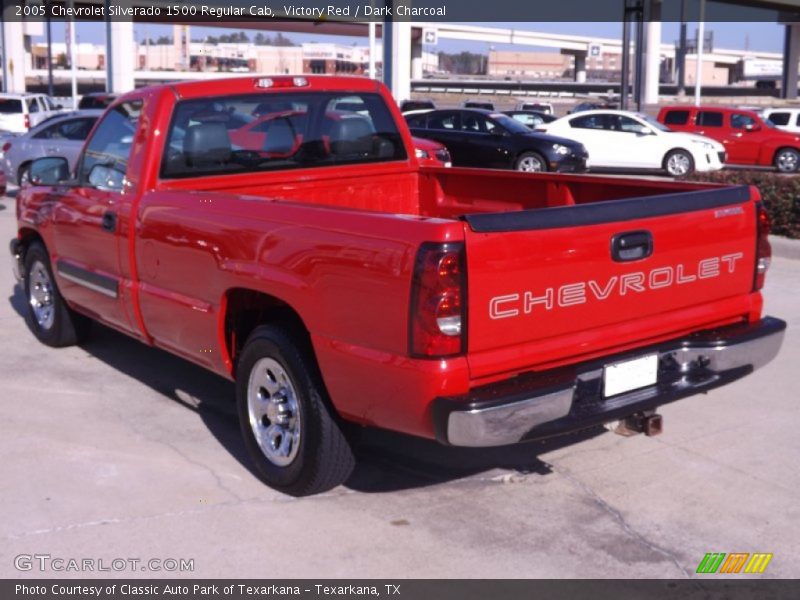 Victory Red / Dark Charcoal 2005 Chevrolet Silverado 1500 Regular Cab