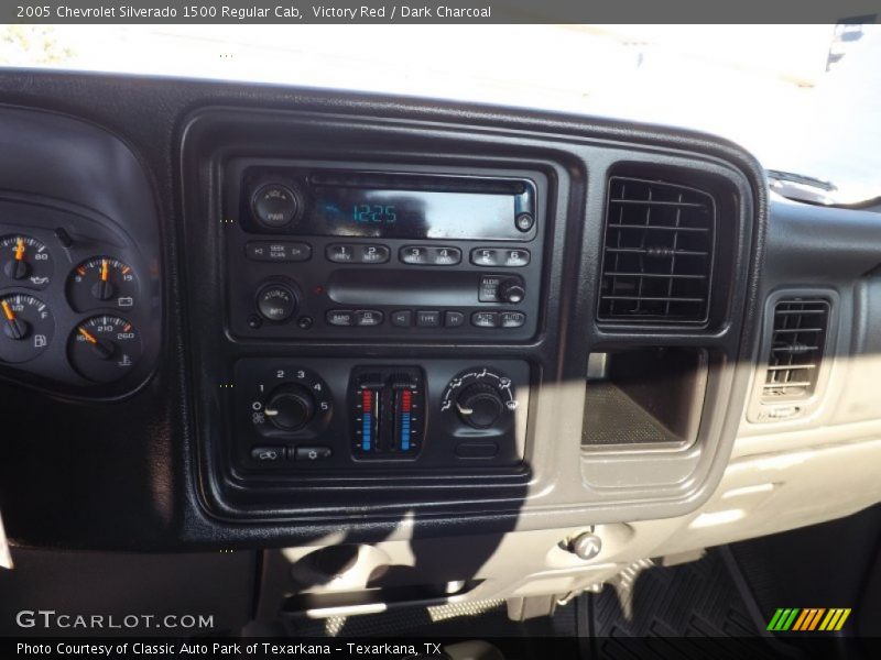 Victory Red / Dark Charcoal 2005 Chevrolet Silverado 1500 Regular Cab