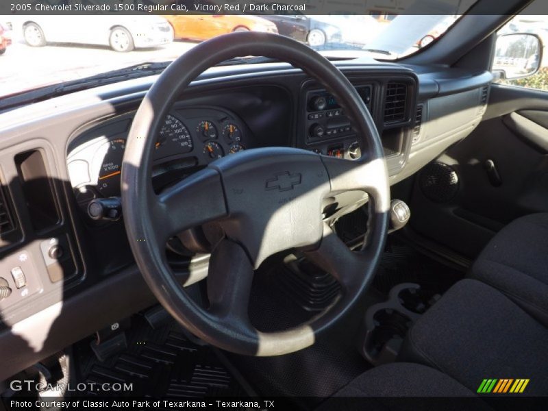 Victory Red / Dark Charcoal 2005 Chevrolet Silverado 1500 Regular Cab