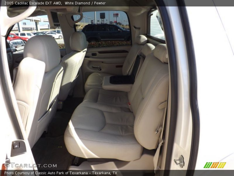 White Diamond / Pewter 2005 Cadillac Escalade EXT AWD