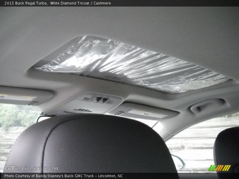 White Diamond Tricoat / Cashmere 2013 Buick Regal Turbo