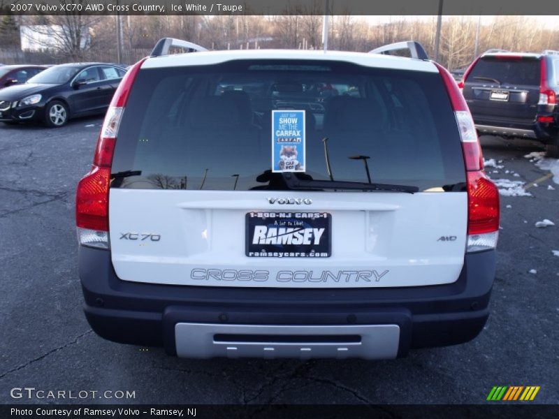 Ice White / Taupe 2007 Volvo XC70 AWD Cross Country