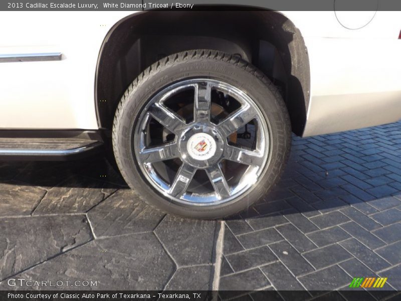 White Diamond Tricoat / Ebony 2013 Cadillac Escalade Luxury