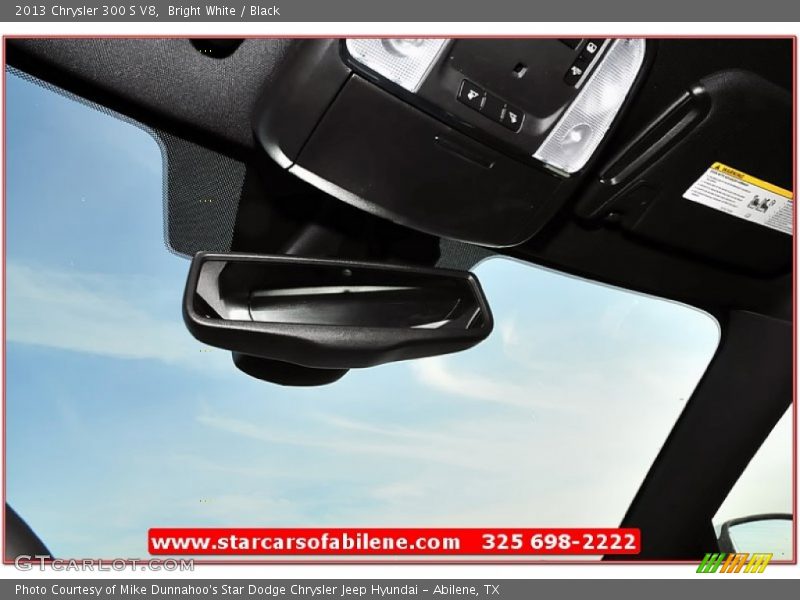 Bright White / Black 2013 Chrysler 300 S V8