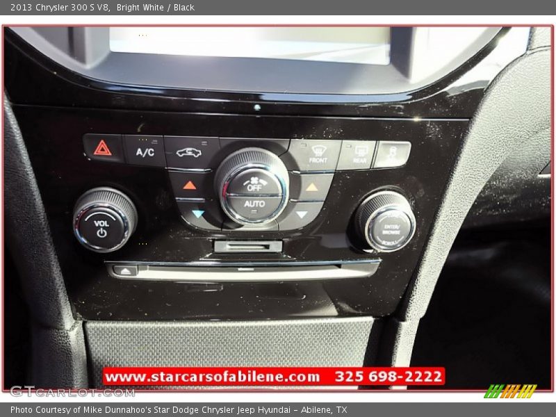 Bright White / Black 2013 Chrysler 300 S V8