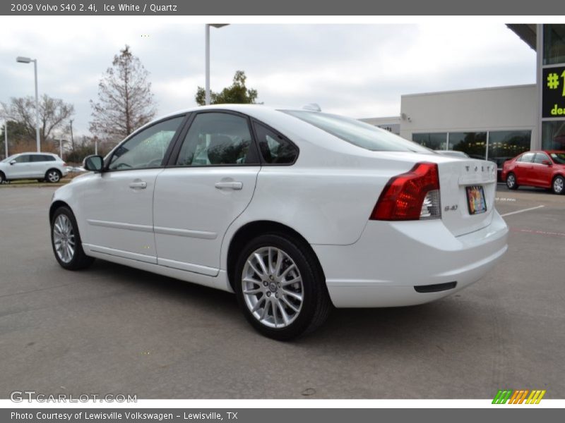 Ice White / Quartz 2009 Volvo S40 2.4i