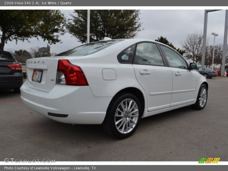 Ice White / Quartz 2009 Volvo S40 2.4i