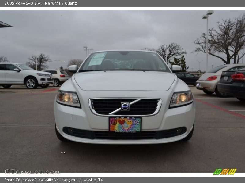 Ice White / Quartz 2009 Volvo S40 2.4i