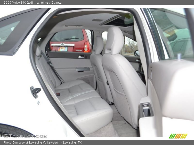 Ice White / Quartz 2009 Volvo S40 2.4i