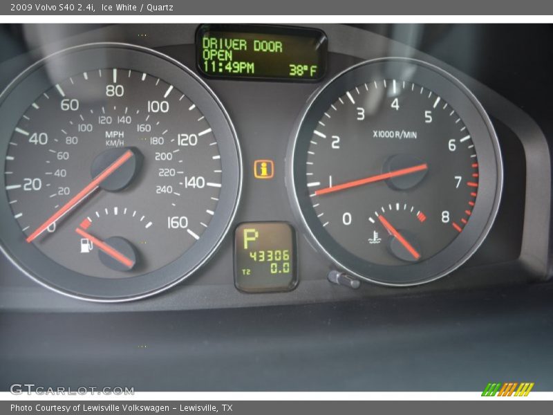 Ice White / Quartz 2009 Volvo S40 2.4i