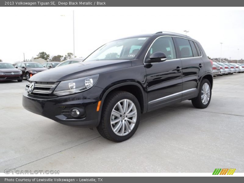Deep Black Metallic / Black 2013 Volkswagen Tiguan SE