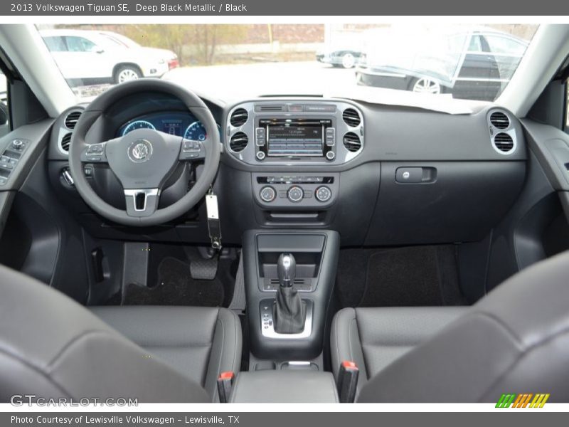 Deep Black Metallic / Black 2013 Volkswagen Tiguan SE
