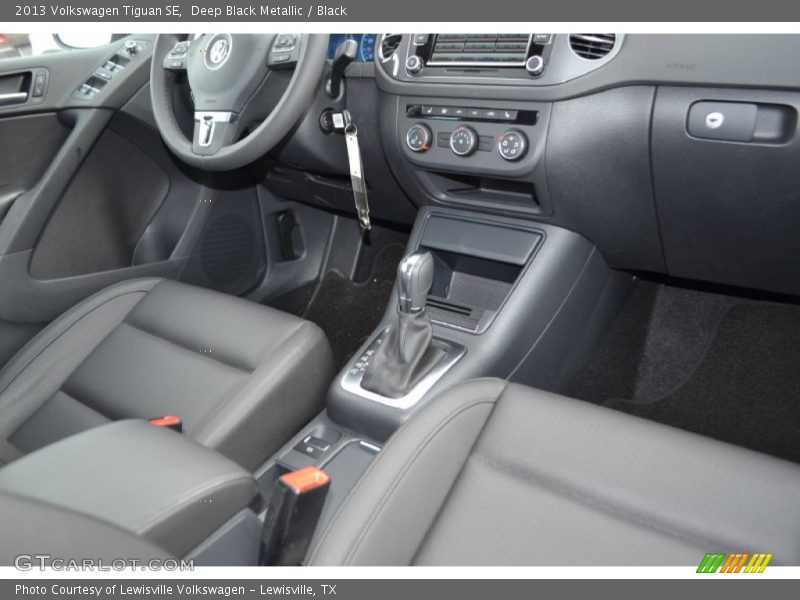 Deep Black Metallic / Black 2013 Volkswagen Tiguan SE