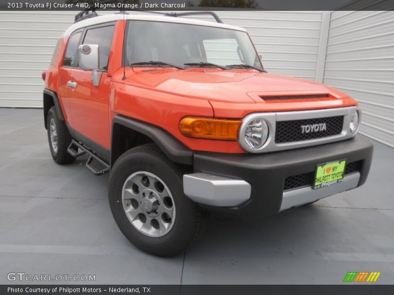 Front 3/4 View of 2013 FJ Cruiser 4WD