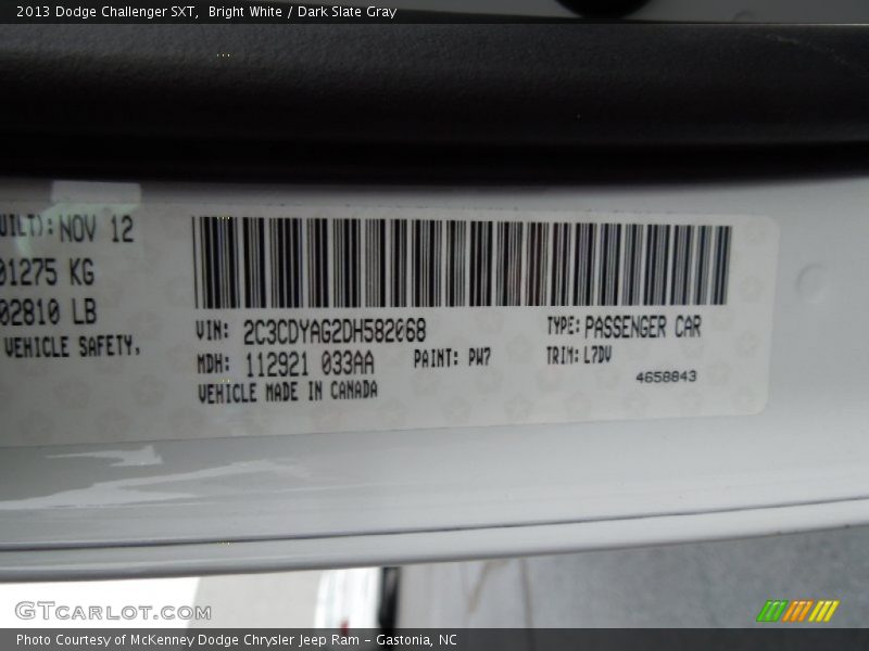 Bright White / Dark Slate Gray 2013 Dodge Challenger SXT