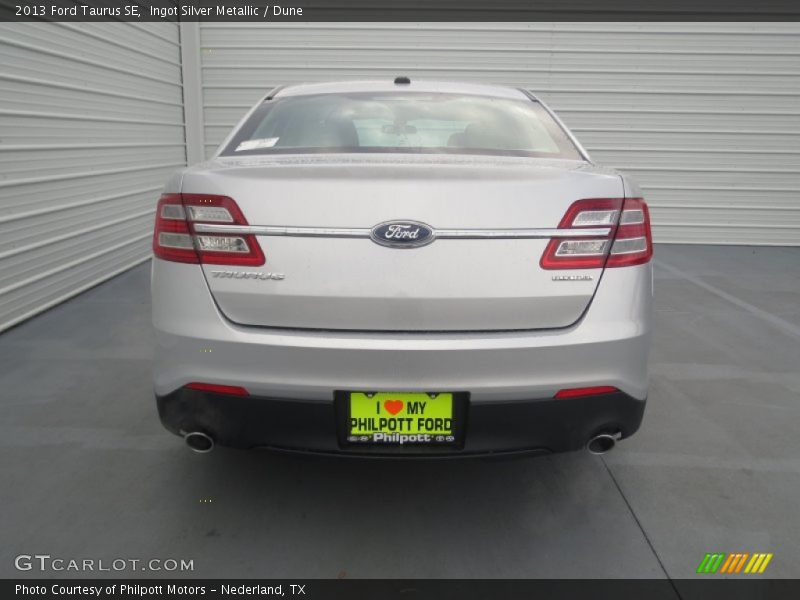 Ingot Silver Metallic / Dune 2013 Ford Taurus SE