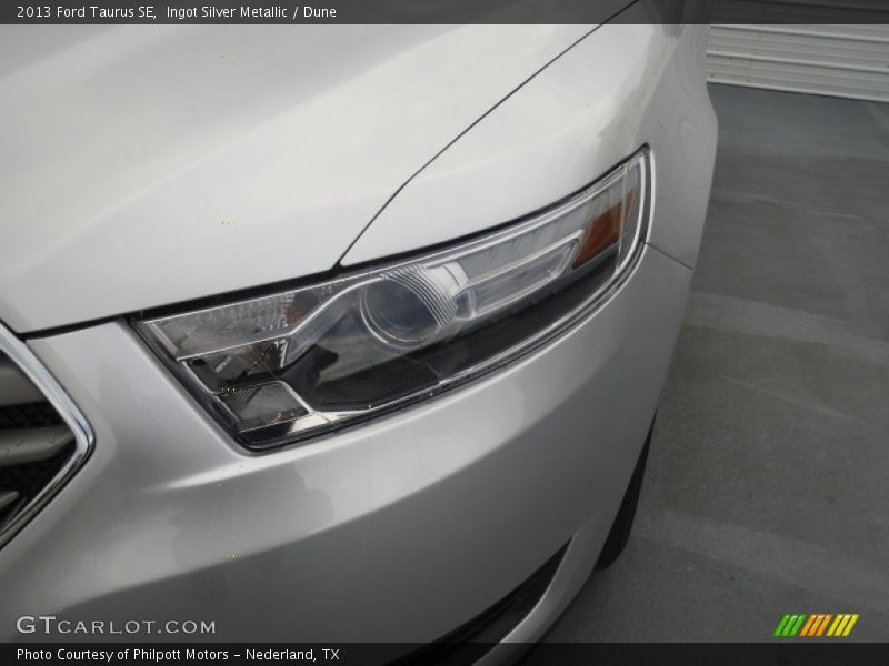 Ingot Silver Metallic / Dune 2013 Ford Taurus SE