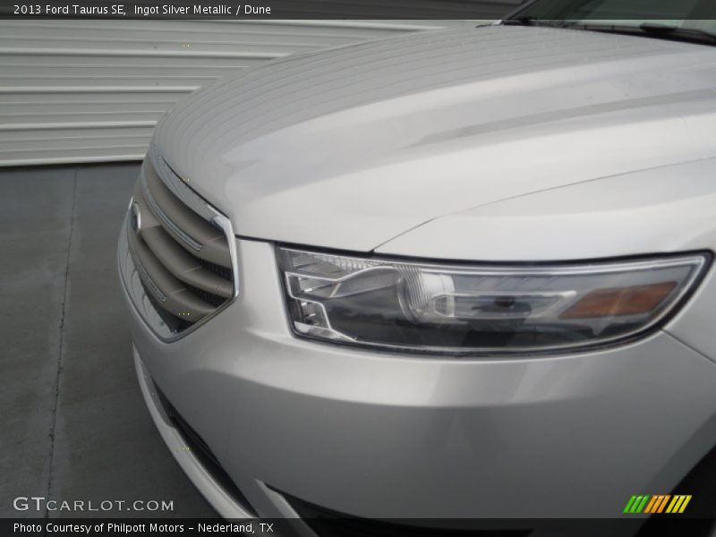 Ingot Silver Metallic / Dune 2013 Ford Taurus SE