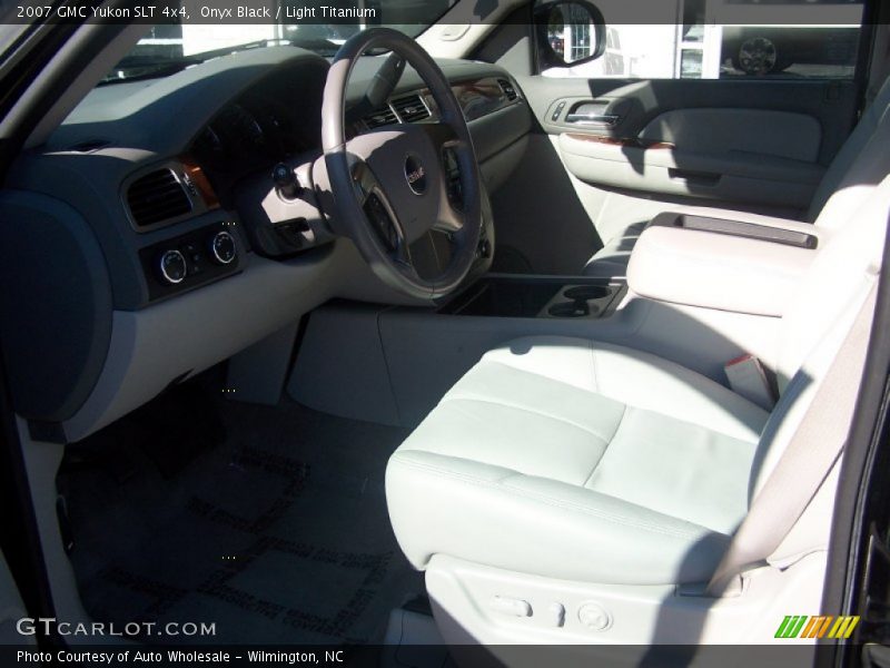 Onyx Black / Light Titanium 2007 GMC Yukon SLT 4x4