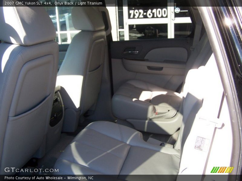 Onyx Black / Light Titanium 2007 GMC Yukon SLT 4x4