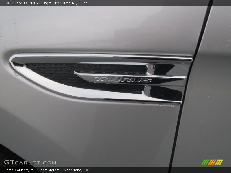 Ingot Silver Metallic / Dune 2013 Ford Taurus SE