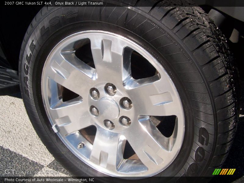 Onyx Black / Light Titanium 2007 GMC Yukon SLT 4x4