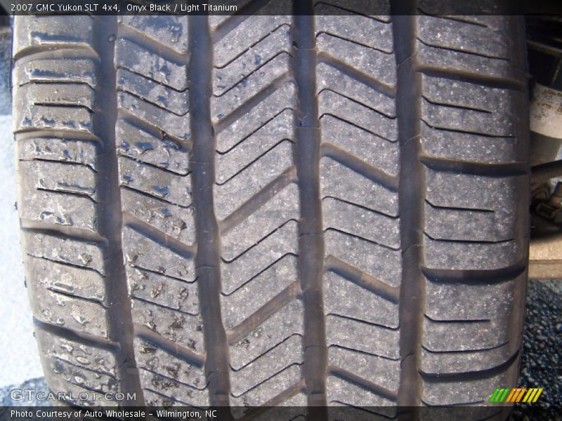 Onyx Black / Light Titanium 2007 GMC Yukon SLT 4x4